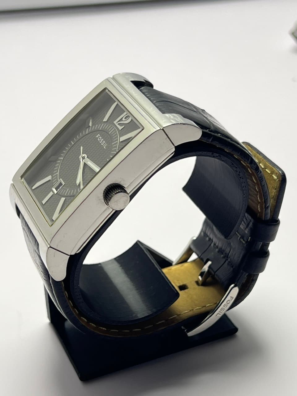 Đồng hồ Enicar Quartz mặt vuông mạ vàng có lịch ngày, máy thụy, phong cách cổ điển sang trọng