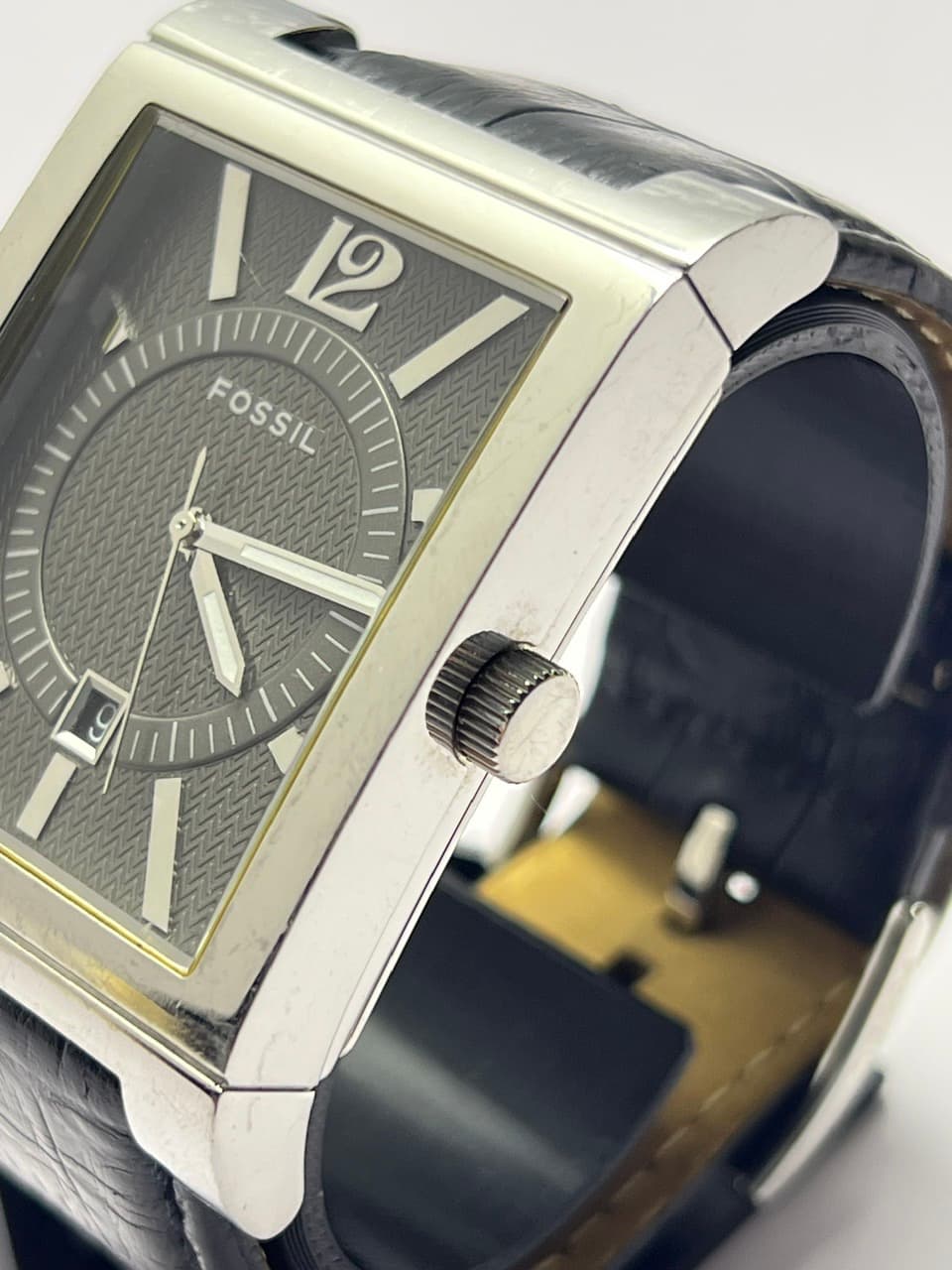 Đồng hồ Enicar Quartz mặt vuông mạ vàng có lịch ngày, máy thụy, phong cách cổ điển sang trọng