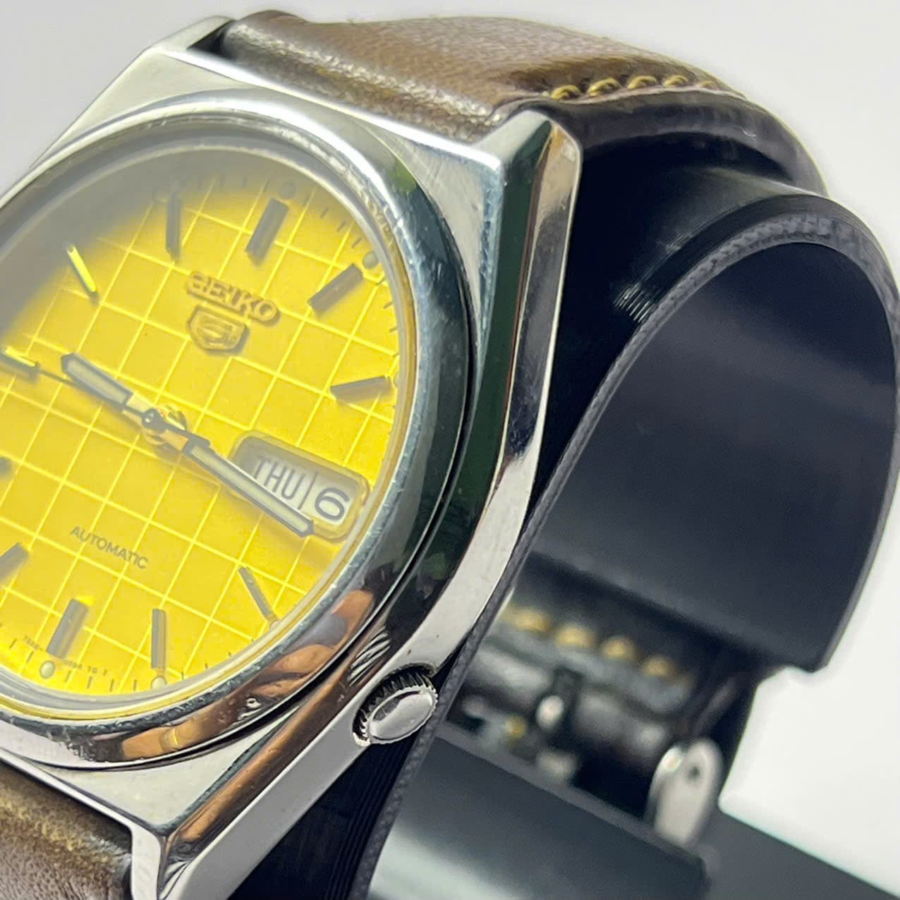 Đồng hồ nam dây da Seiko 5 automatic 21 jewels, chính hãng nhật bản, mặt vàng vintage sang trọng