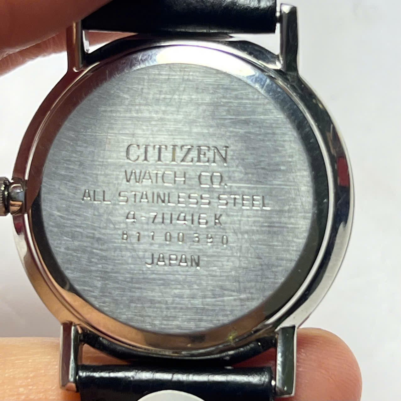 Đồng hồ Citizen dáng mỏng mặt trắng số lã chính hãng nhật bản, đồng hồ 2hand độ mới rất cao