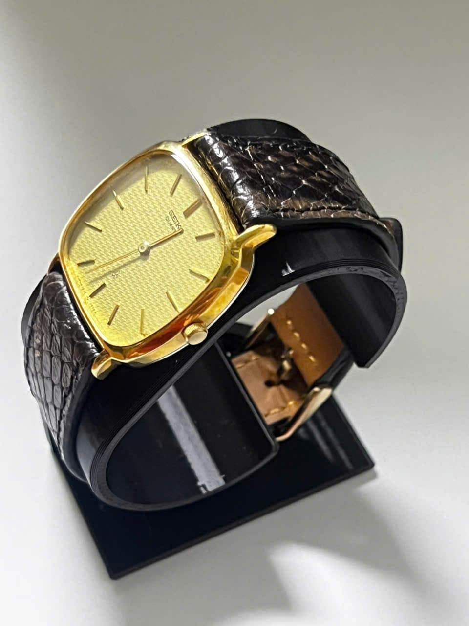 Đồng hồ nam Seiko Quartz chính hãng nhật bản, mặt vuông mạ vàng, độ mới cao