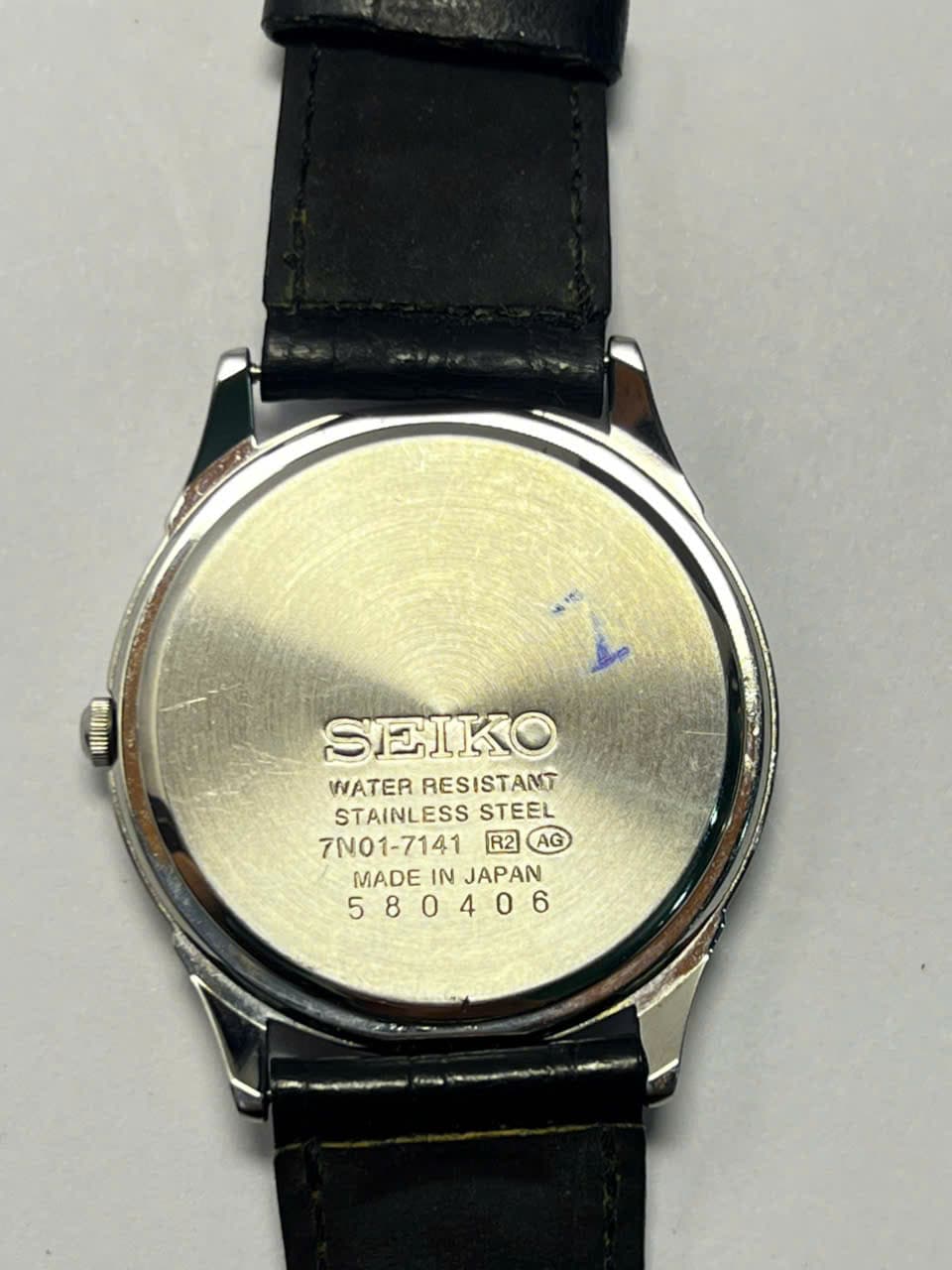 Đồng hồ Seiko Quartz Vintage mặt trắng, dây da, Size nhỏ, nam nữ đeo được, máy nhật chính hãng