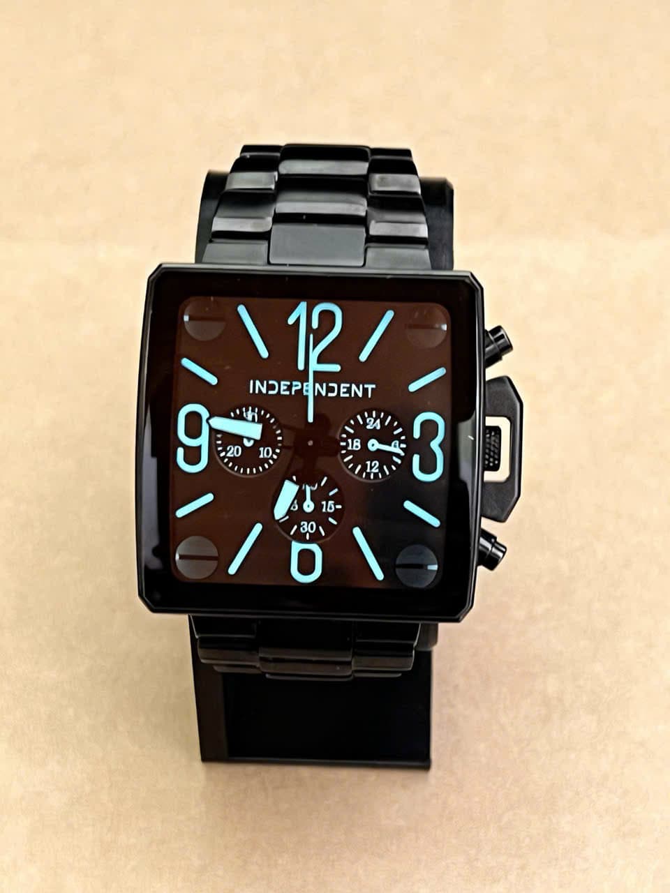 Đồng hồ Independent Chronograph Quartz