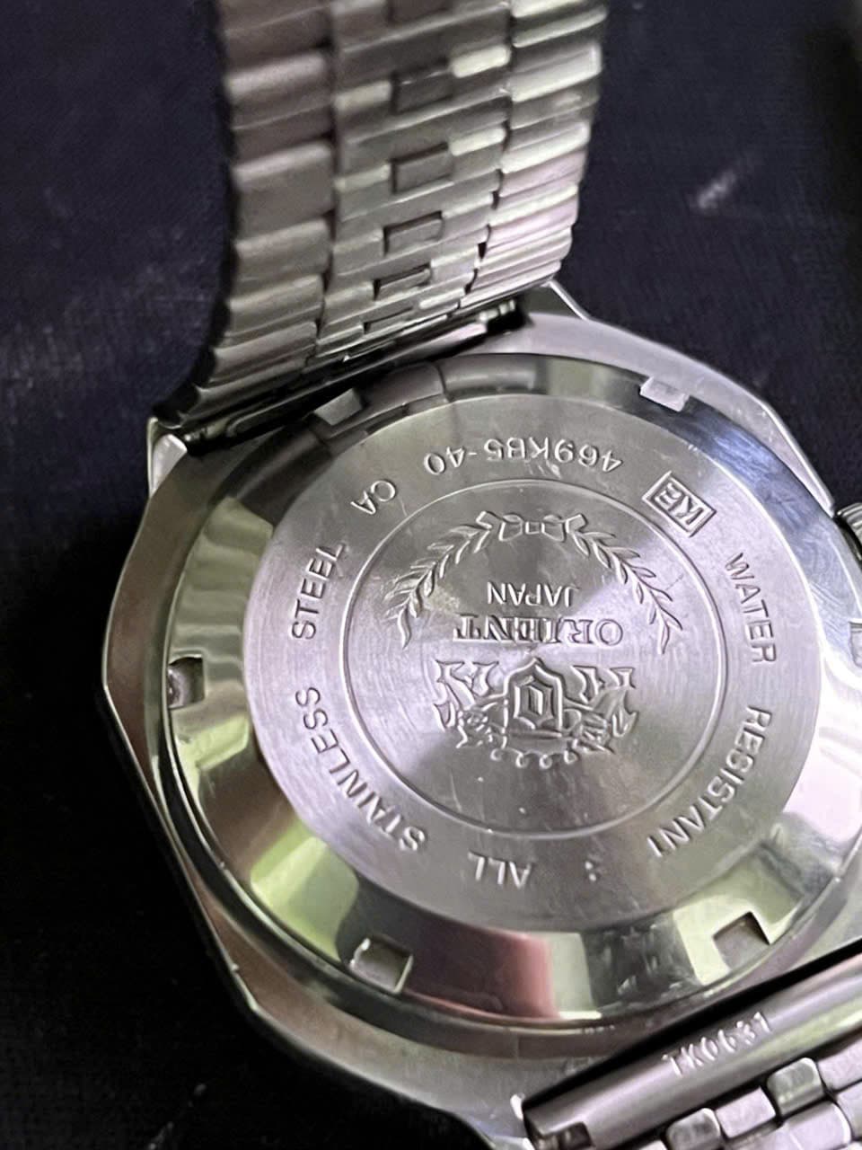 Đồng hồ Orient Crystal 21 Jewels Day-Date, thập niên 1970s-1980s