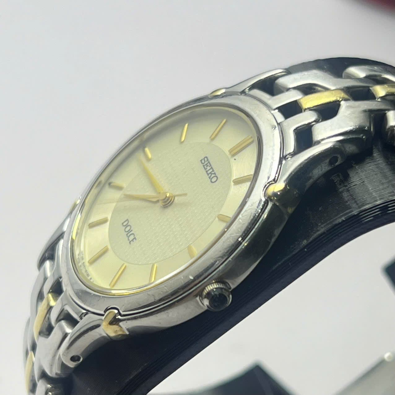 Đồng hồ Seiko Dolce shapphire mặt trắng, dây thép nhật bản thanh lịch, đồng hồ 2hand độ mới cao