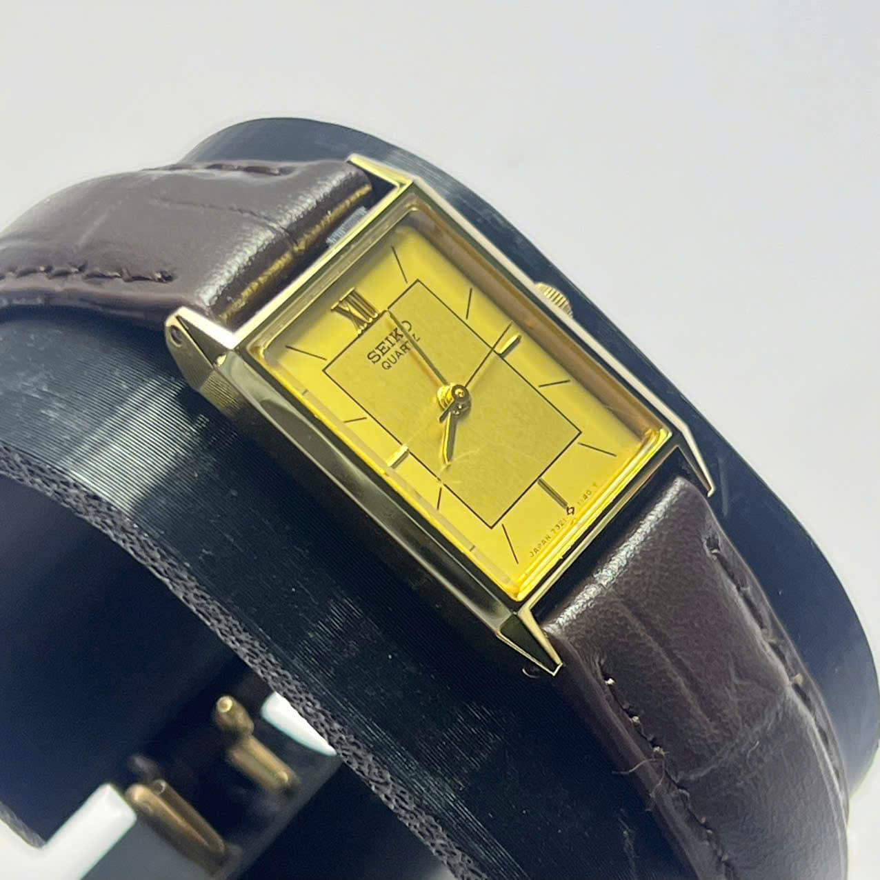 Đồng hồ Seiko nữ vintage mặt chữ nhật nhỏ 18mm, dây da máy nhật chính hãng độ mới cao