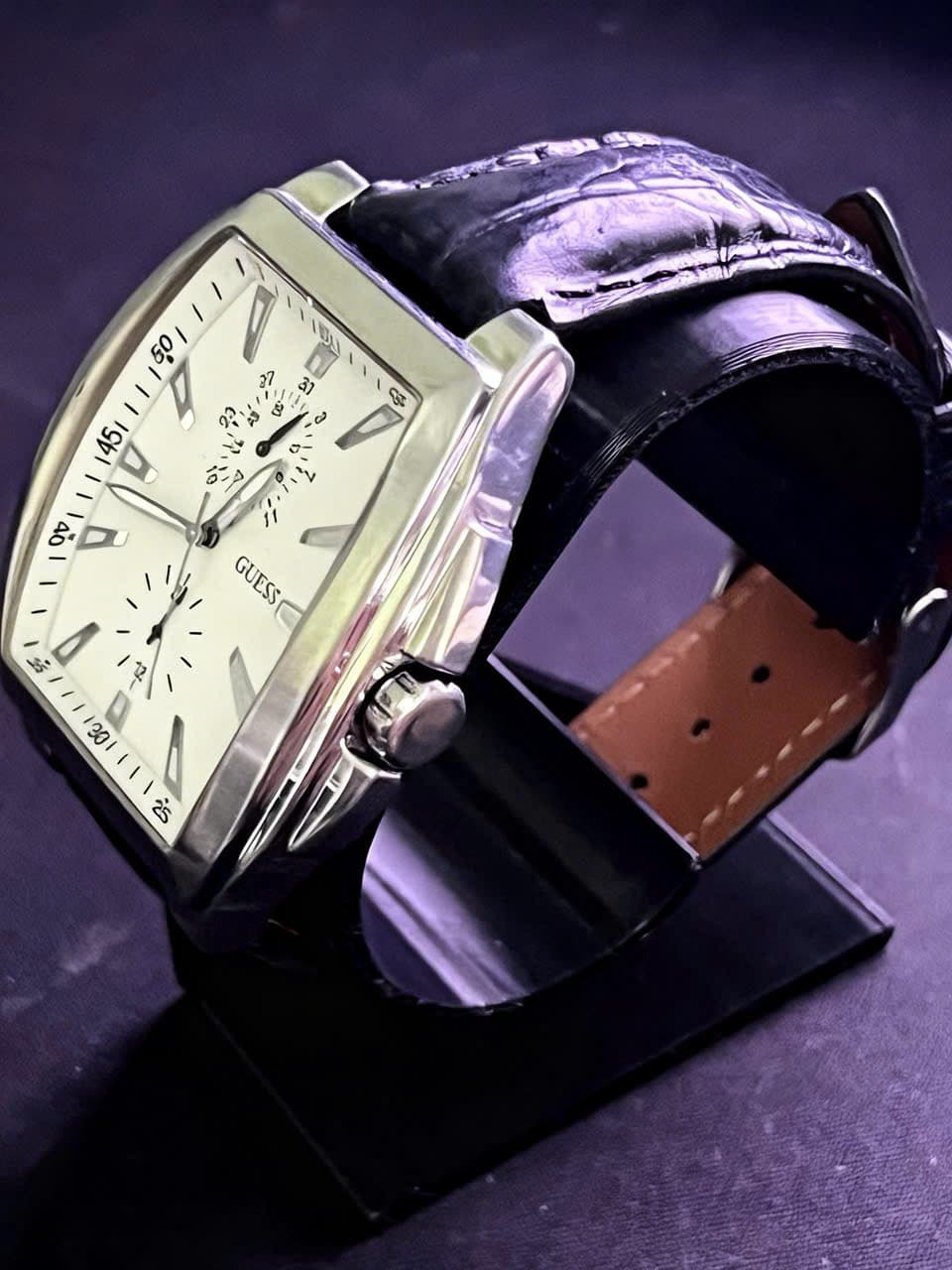 Đồng hồ Guess Multifunction Quartz, máy Nhật, độ mới cao
