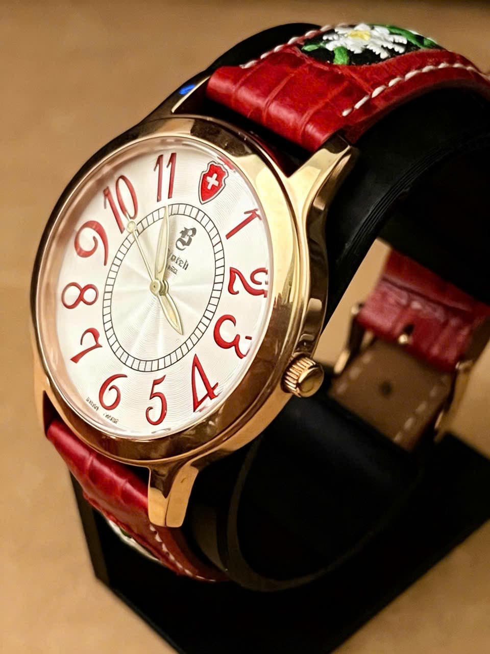 Đồng hồ nữ B Watch Thụy Sĩ, dây đỏ thêu hoa