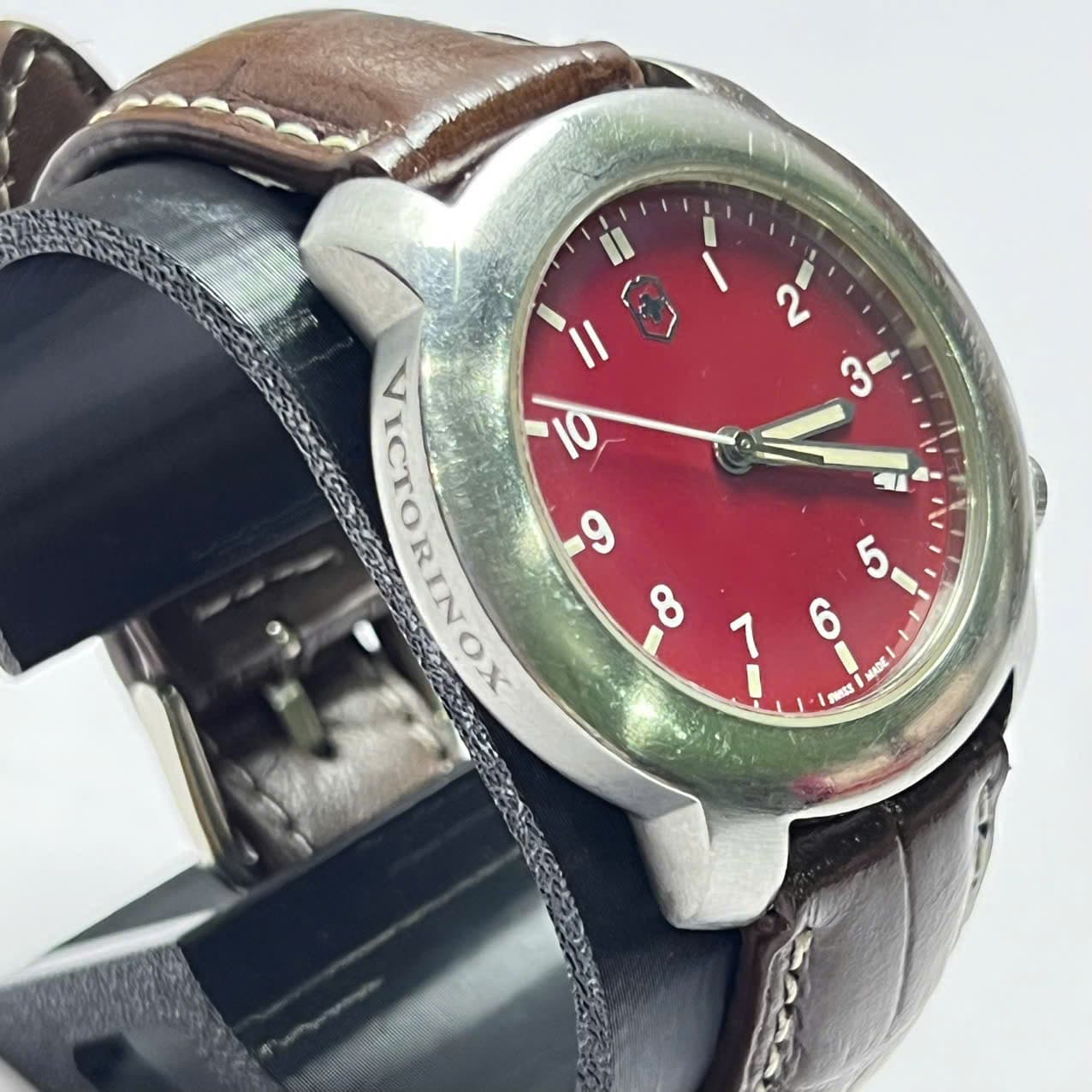 Đồng hồ nam Victorinox chính hãng thụy sĩ, thiết kế tối giản kiểu quân đội, độ bền cao