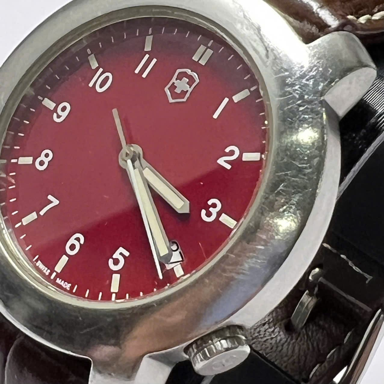 Đồng hồ nam Victorinox chính hãng thụy sĩ, thiết kế tối giản kiểu quân đội, độ bền cao