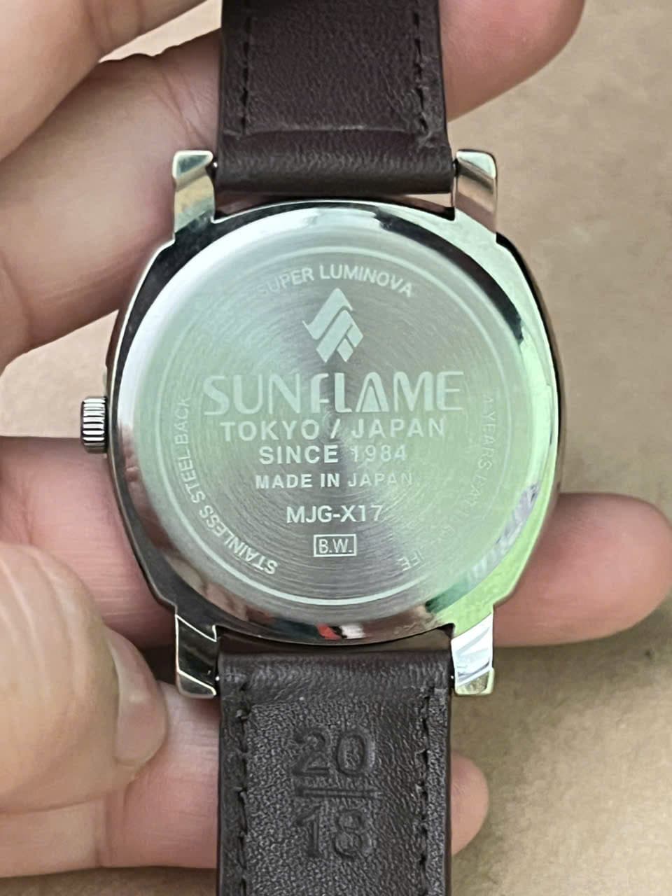 Đồng hồ nam SUNFLAME Quartz với phong cách đồng hồ phi công