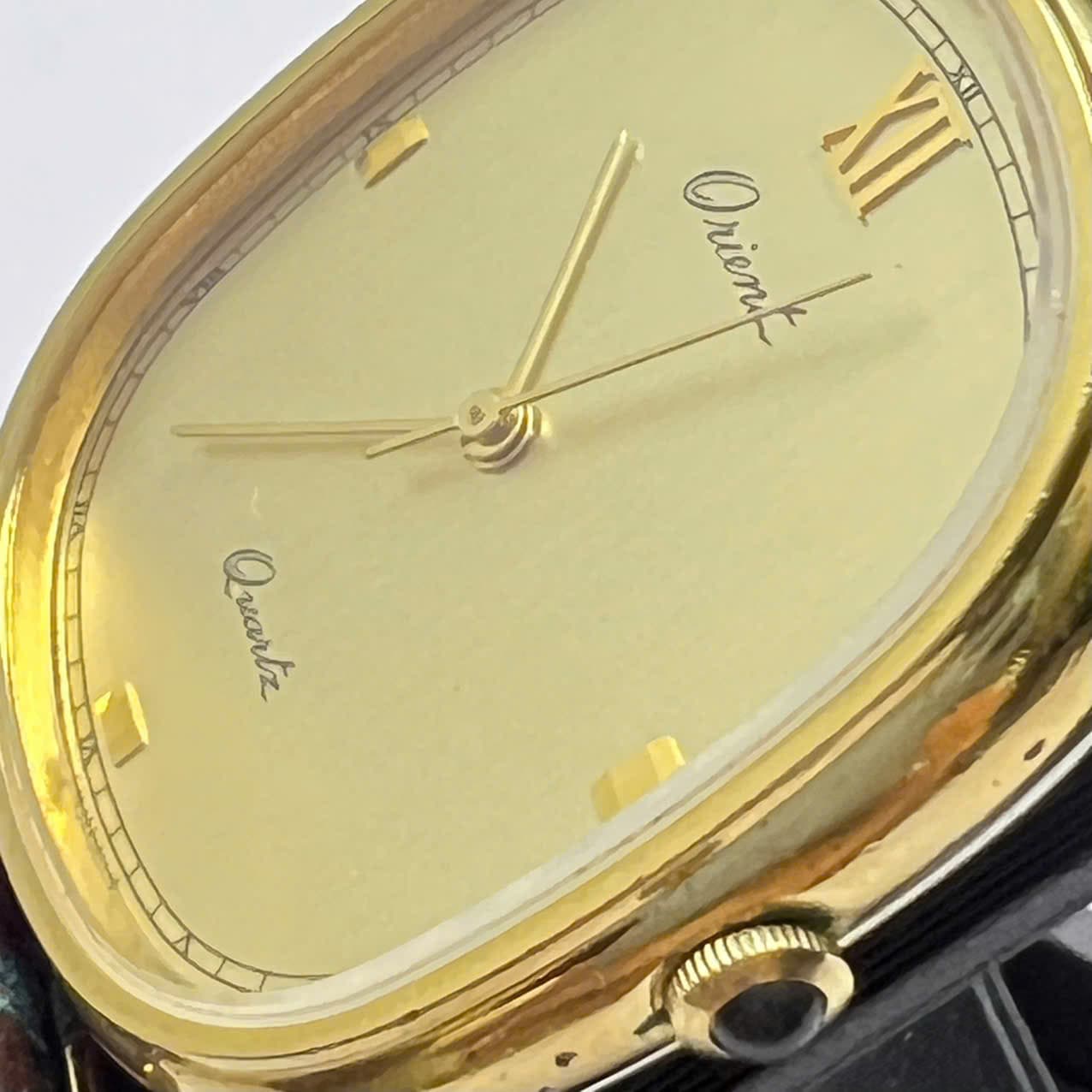 Đồng hồ Orient nhật bản máy pin siêu mỏng mặt vuông bo góc, dây da cao cấp