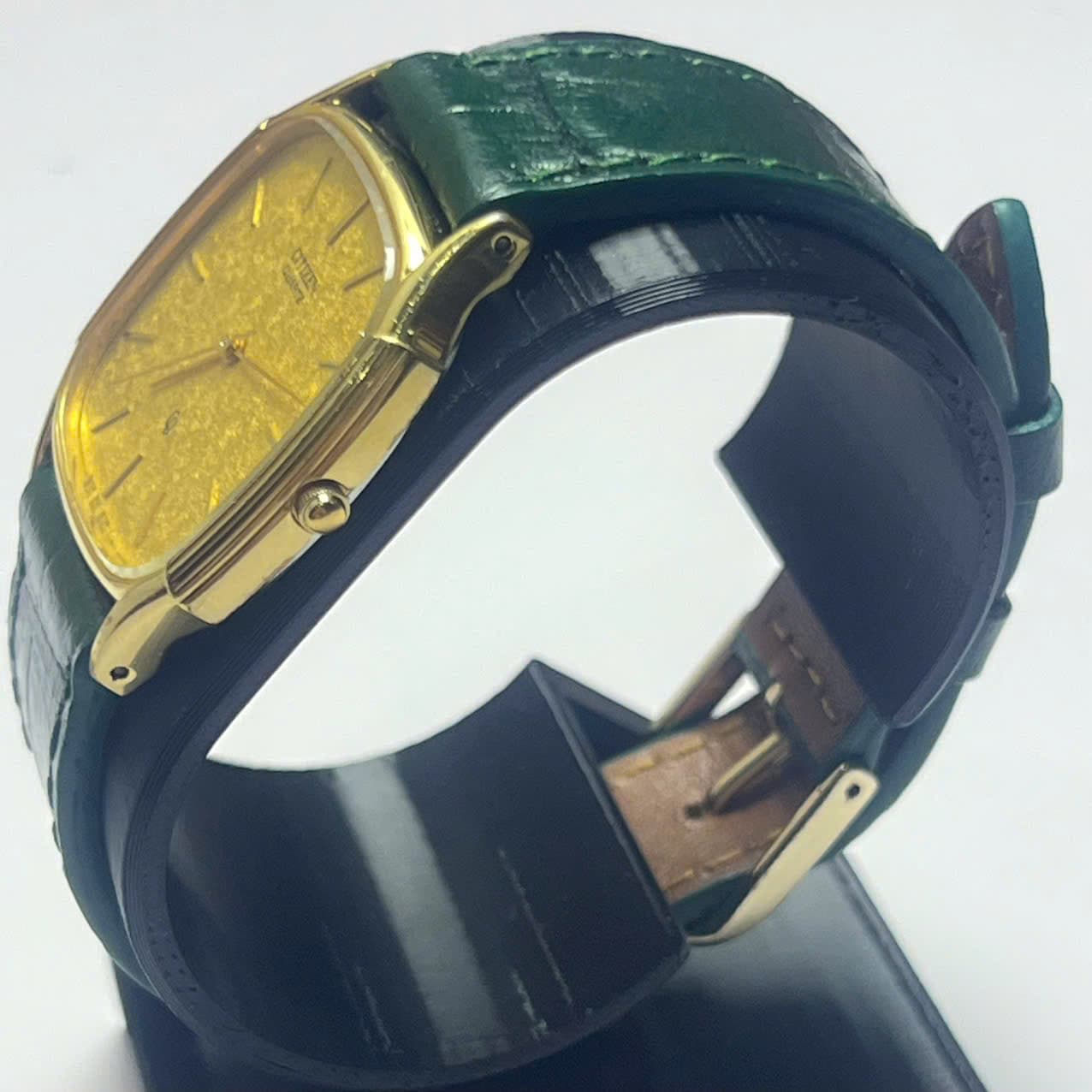 Đồng hồ nam Citizen máy pin chính hãng nhật bản, mặt vàng gold vuông cổ điển, độ mới cao